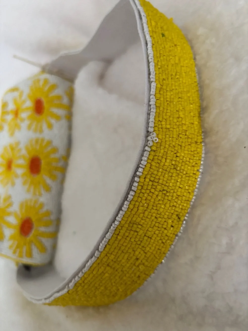 Solmer Beaded Daisy Shoulder Bag - Picture 5 of 9